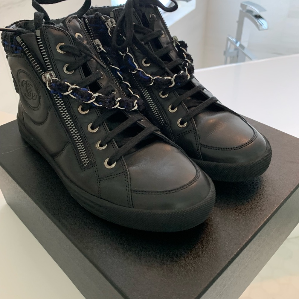 Chanel Navy & Black Tweed/Leather sneakers.